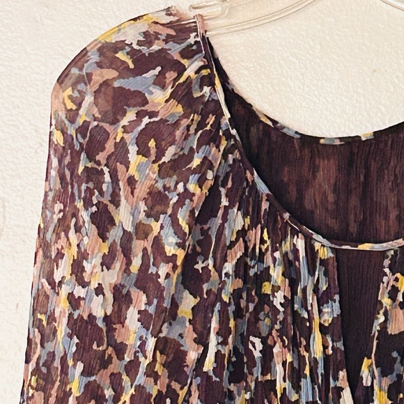 BCBGMAXAZRIA Brown Floral Print Semi Sheer Top - Picture 4 of 8